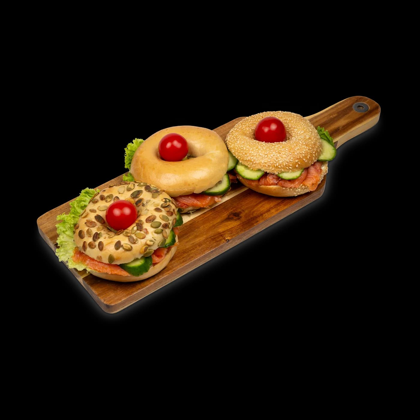 Bagels mit Lachs belegt