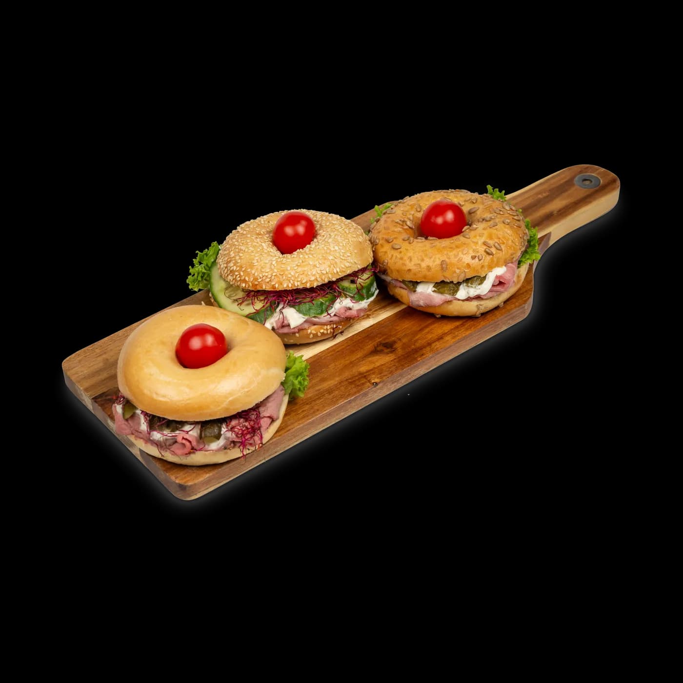Bagels mit Roastbeef belegt