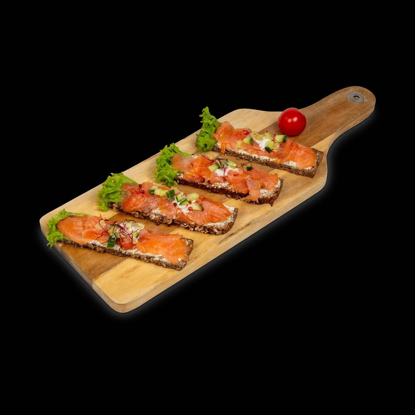 Brot-Sticks mit Lachs belegt