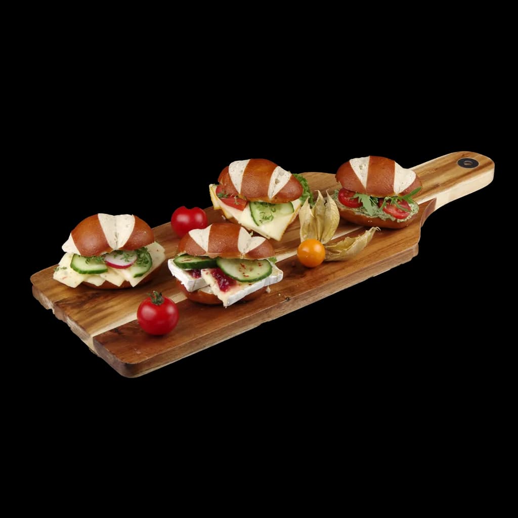 Kleine Laugenbrötchen vegetarisch belegt