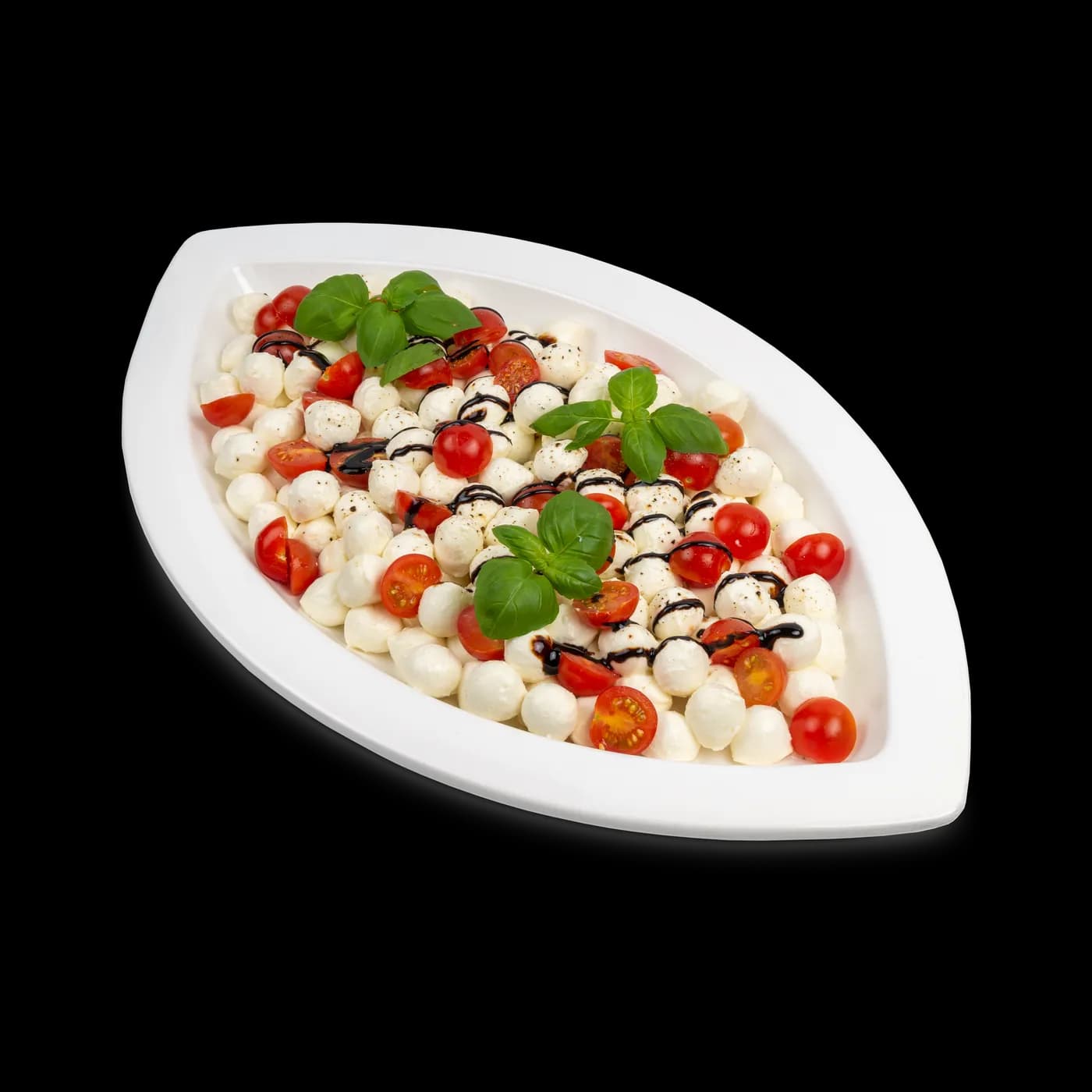 Caprese-Platte mit Tomate, Mozzarella und Basilikum