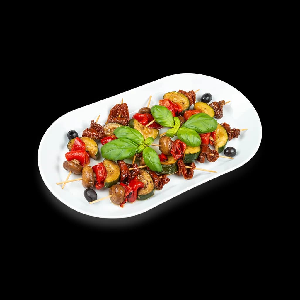 Marinierter Antipasti-Spieß mit gegrilltem Gemüse und Oliven
