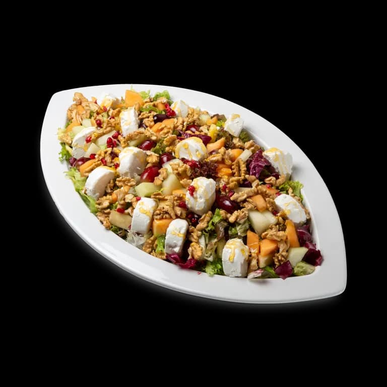 Platte Fruchtige Ziege Salat mit Ziegenkäse, Walnüssen und Cranberries