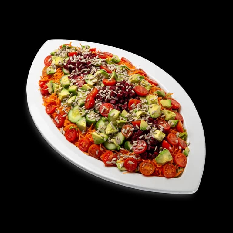 Platte Green Vegan Salat mit Avocado, Cherrytomaten, Kidneybohnen und Saaten