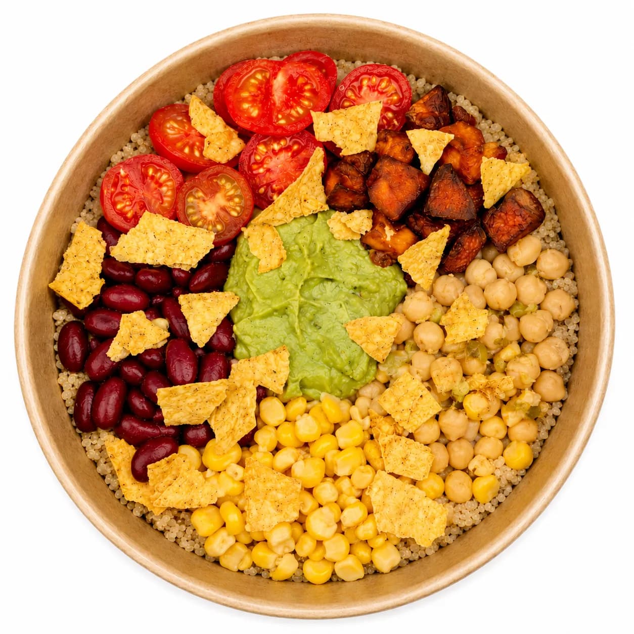 Fiesta Bowl mit Tortilla-Chips, Mais, Bohnen, Kichererbsen und Guacamole