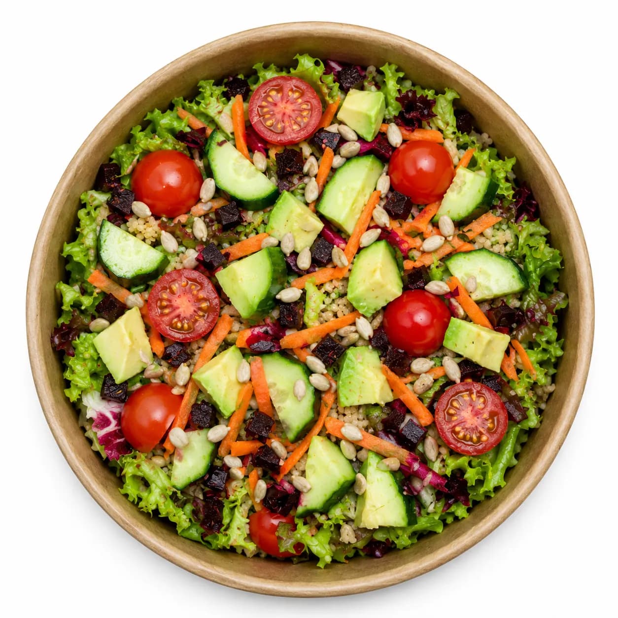 Green Vegan Salat mit Gurke, Cherrytomaten, Avocado und Karotte